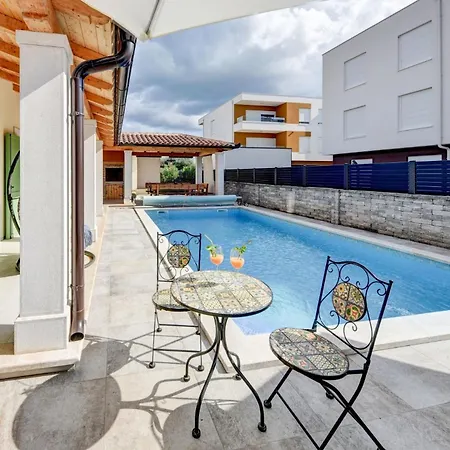 Ferienhaus House With A Swimming Pool Peroj, Fazana - 25972 Vodnjan